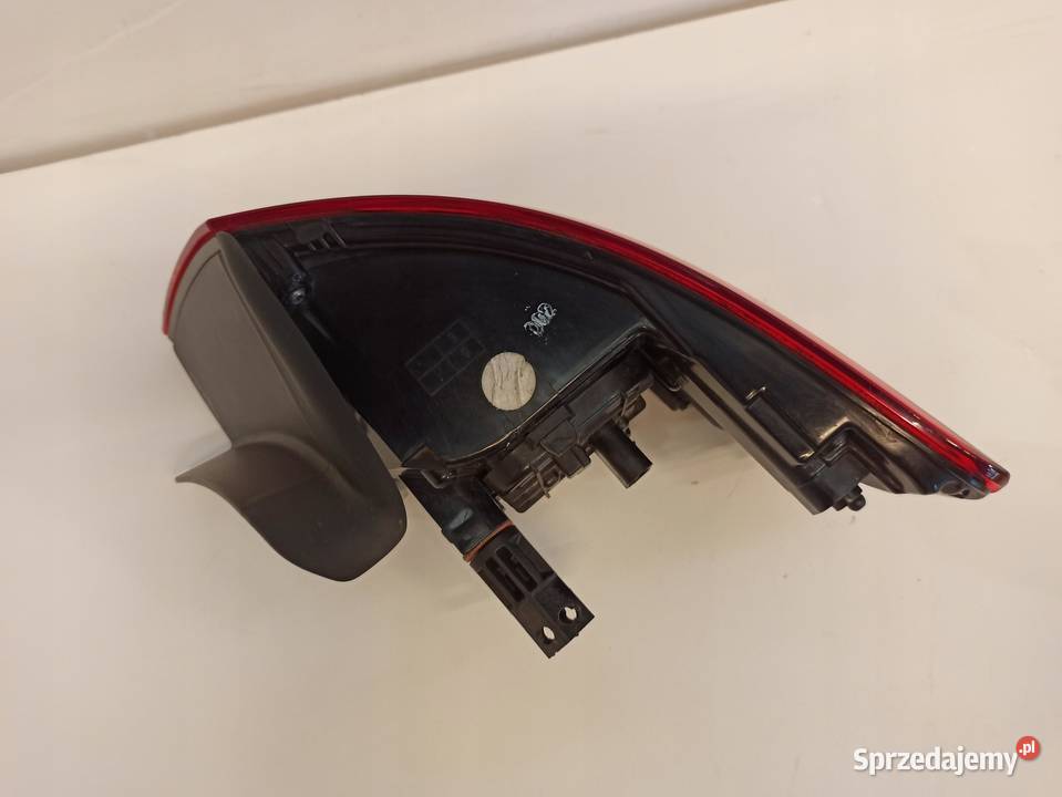AUDI A3 8V HATCHBACK LAMPA LEWY TYŁ 8V3945069 Lampy przednie sprzedam