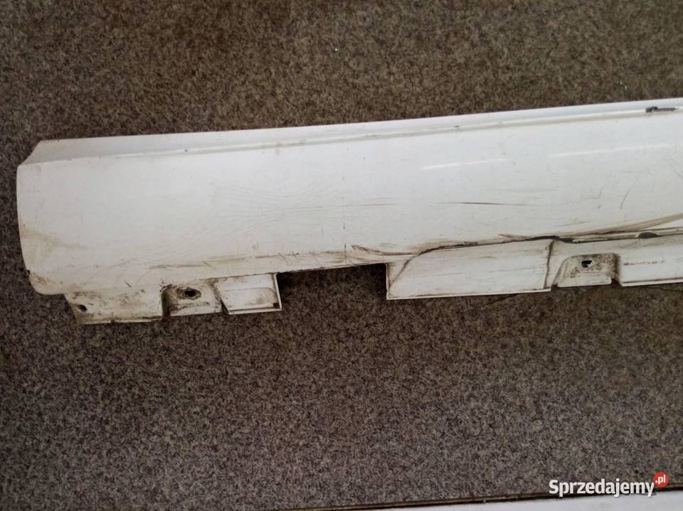 OSŁONA PROGU PRAWA NAKŁADKA 149 MercedesBenz