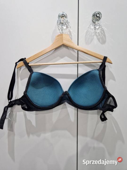 Biustonosz damski z delikatnym wypelnieniem Biustonosze