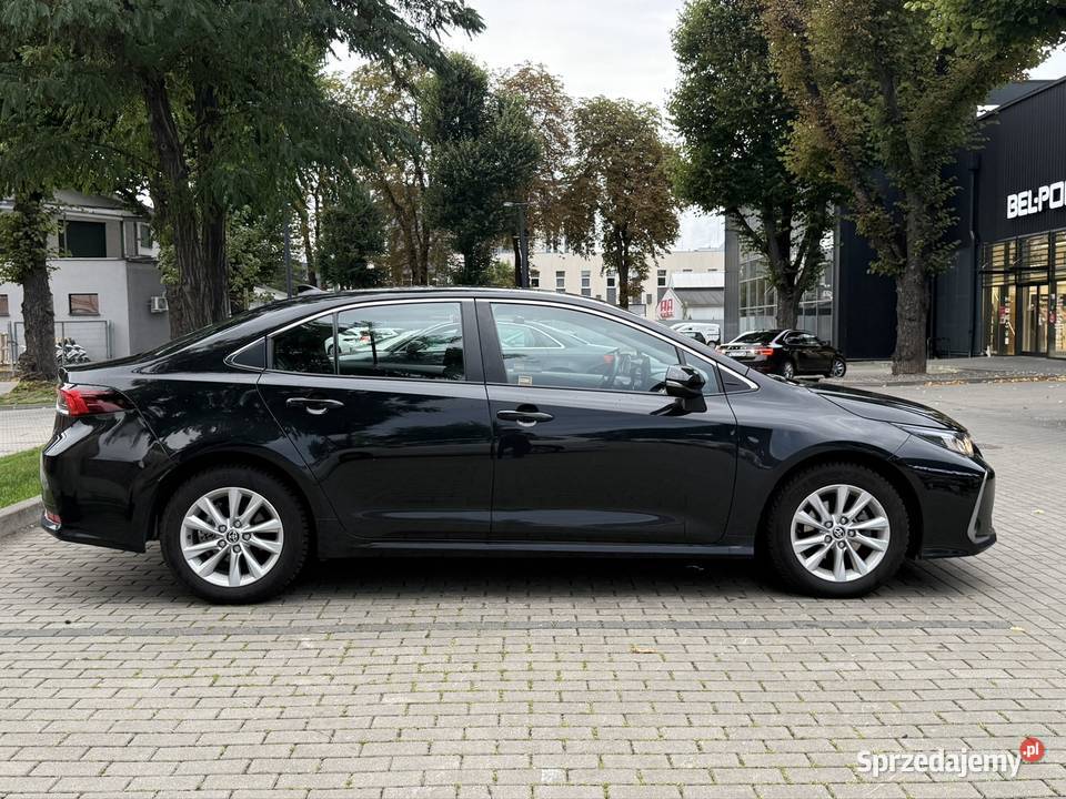Toyota Corolla Sedan 18 Hybrid 140 Wersja Zarejestrowany w Polsce Gdańsk sprzedam