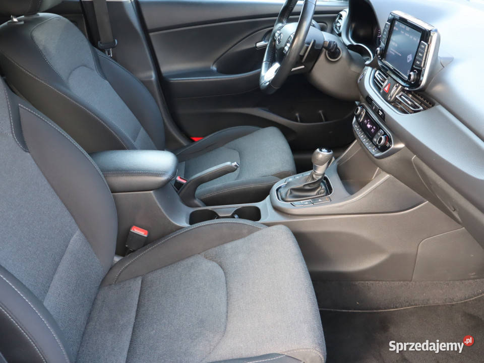 Hyundai i30 Fastback 15 TGDI MHEV wielofunkcyjna kierownica i30 śląskie Katowice