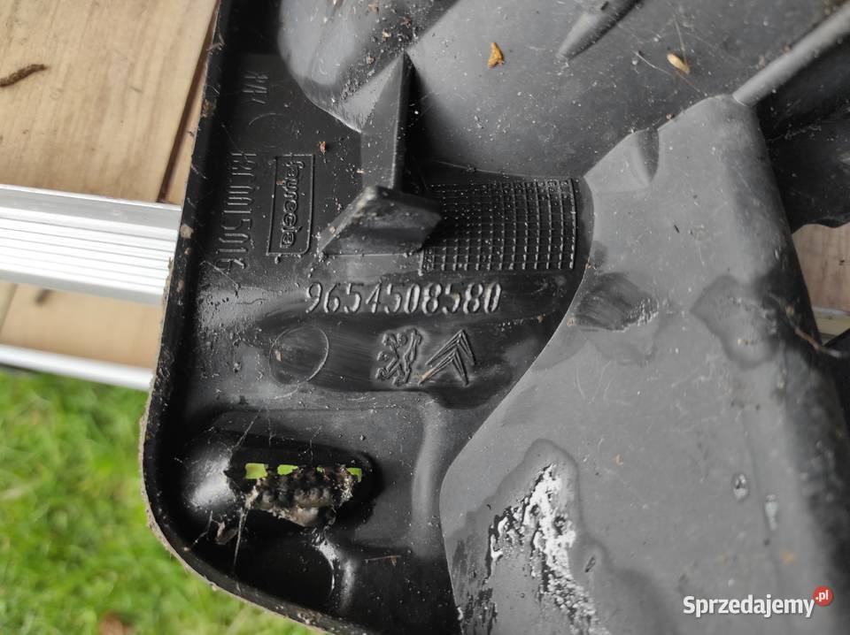Mocowanie halogena z halogenem Peugeot 207 zderzaki Połaniec