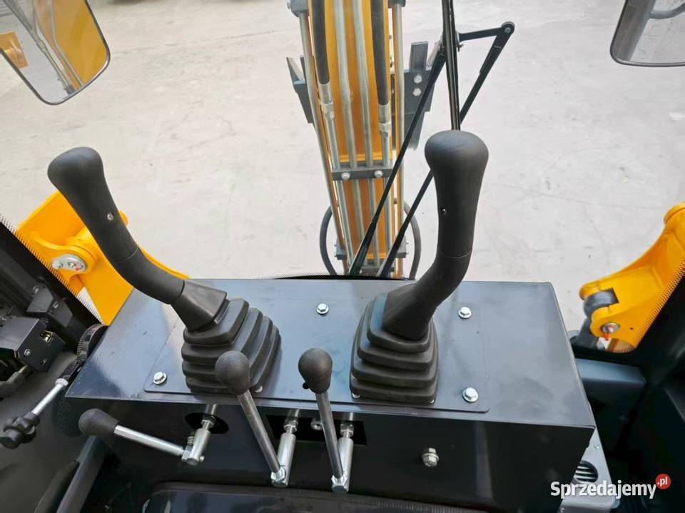 6 Koparko Ładowarka 4x4 YuneiYanmarKubota 4 cx Łopienno
