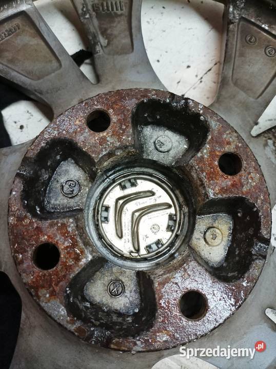FELGA ALUMINIOWA R17 4X108 ET29 OC65 75JX17