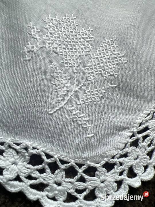Obrus biały szydełkowy haftowany Zabrze