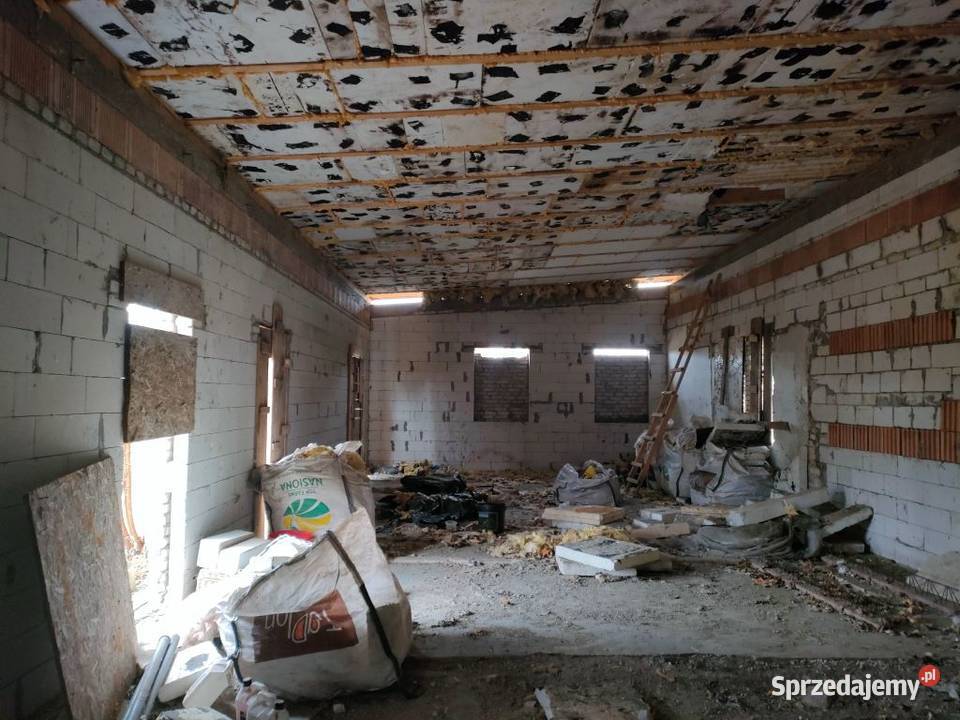 Sprzedam działkę z budynkiem Sprzedaż