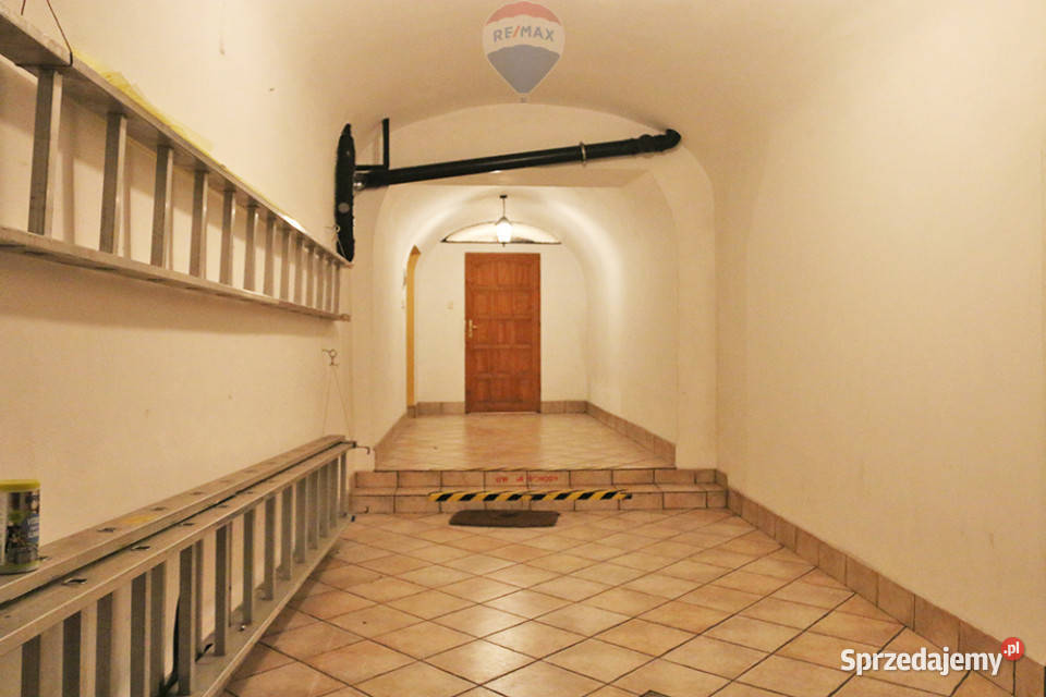 Kamienica inwestycyjna parking 8 aut centrum 500.37m2