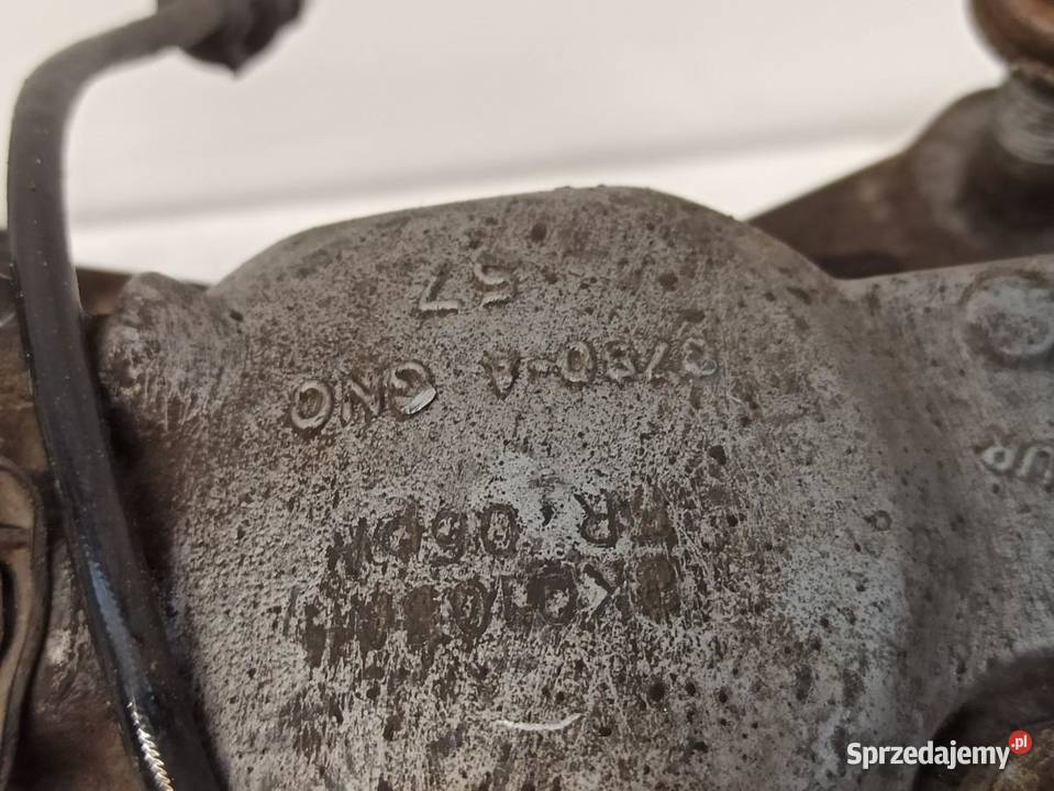 AUDI A4 ZACISK HAMULCOWY PRZÓD 30TDI 8K0615123H