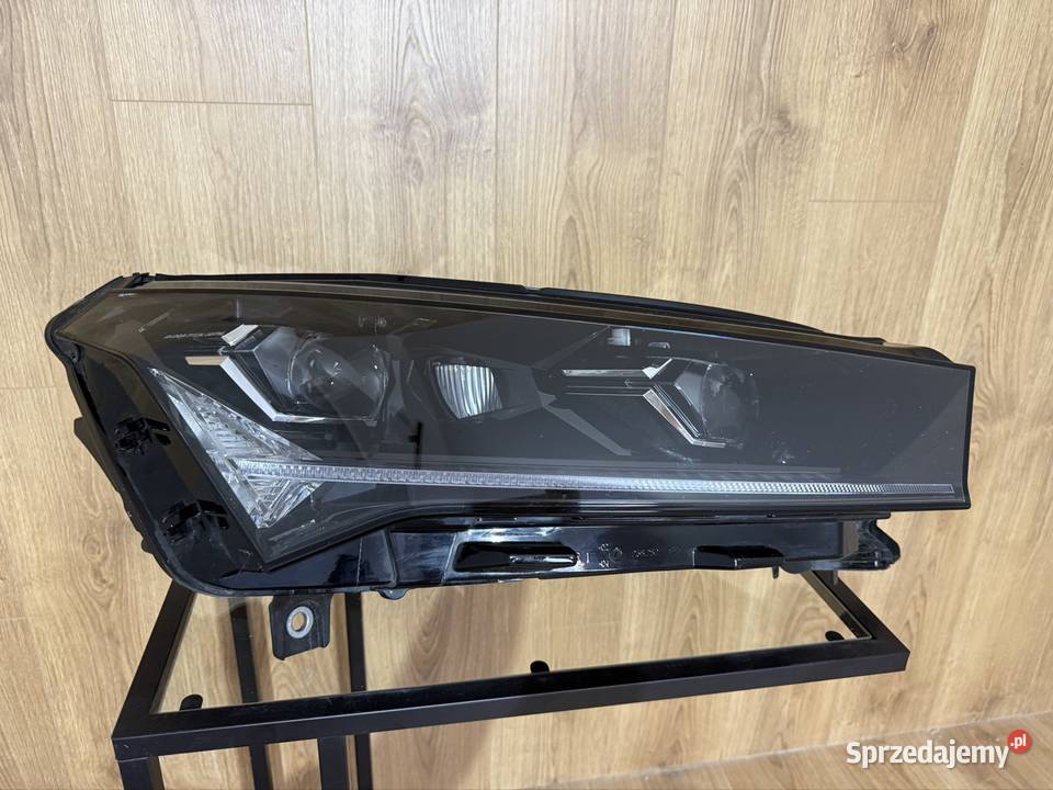 Reflektor prawy SKODa ENYAQ FULL LED 5LB941015B dolnośląskie Wrocław