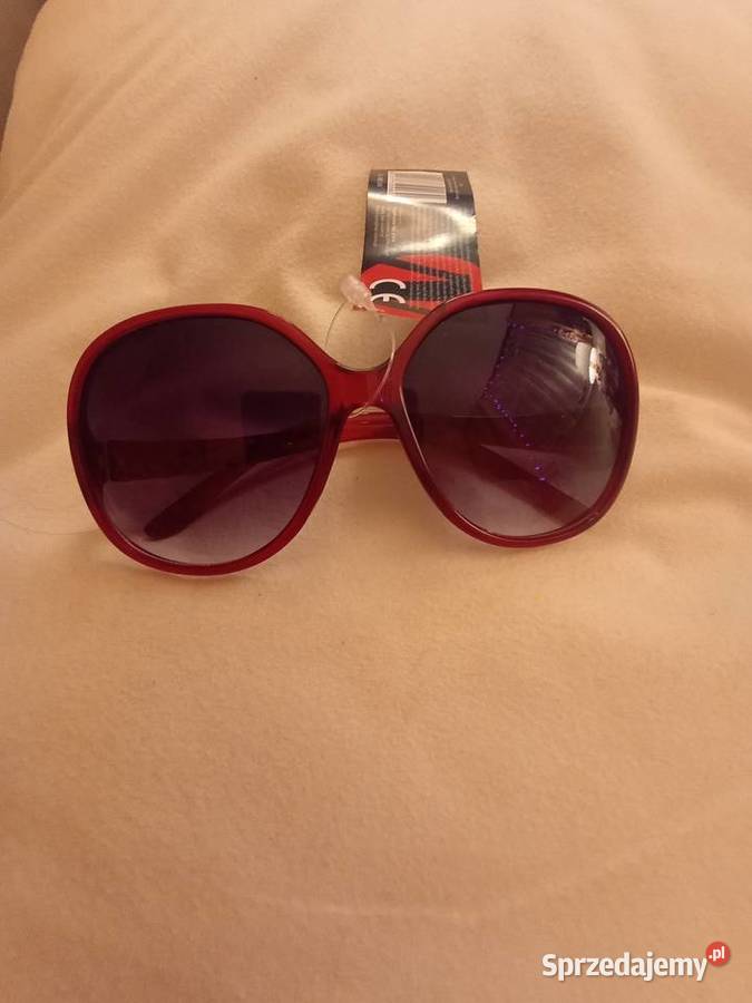 Czerwone okulary przeciwsłoneczne muchy Nowe Okulary