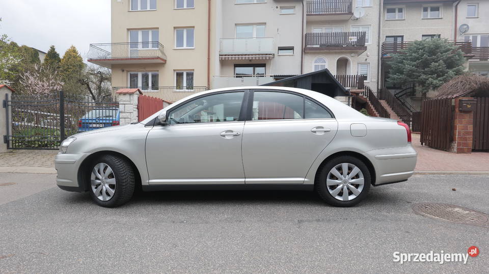 Toyota Avensis 2008 r Sedan srebrny Avensis Lublin