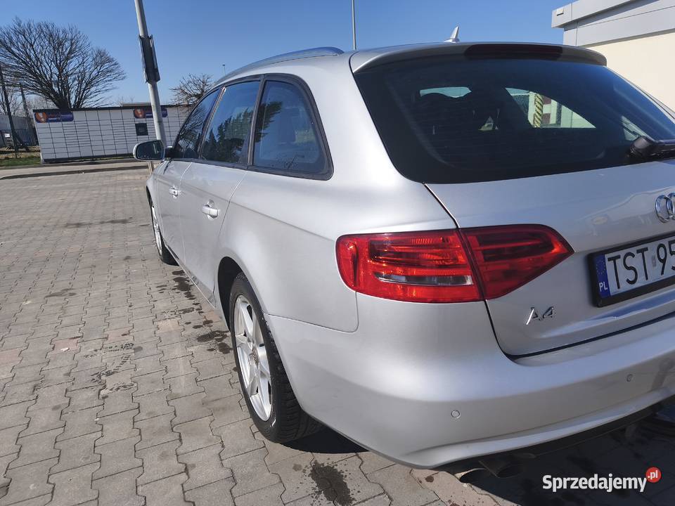 Ładne audi a4 b8 20 143 liftorginalny przebieg i Starachowice