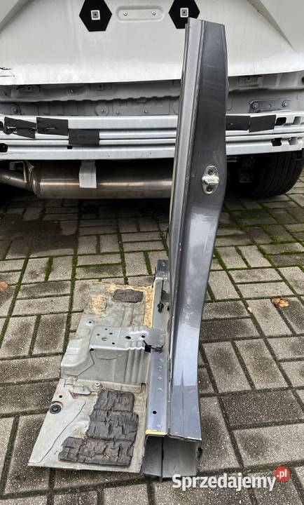 Nissan Qashqai III J12 próg lewy środkowy słupek Poznań