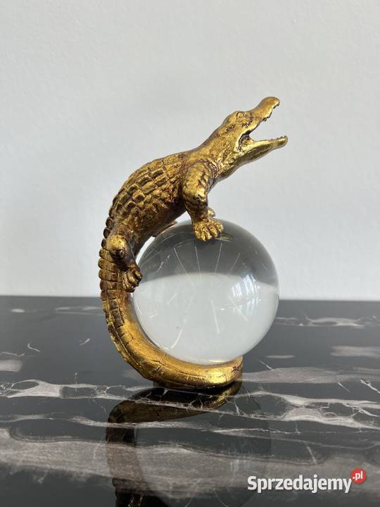 Figura dekoracyjna krokodyl na kuli 17x12x9 Golkowice