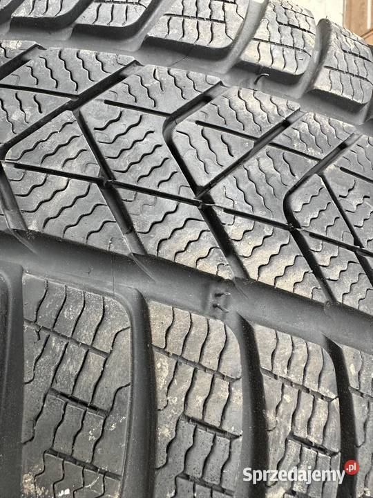 4 sztuki Pirelli Winter Sottozero 3 dwa rozmiary Opatów