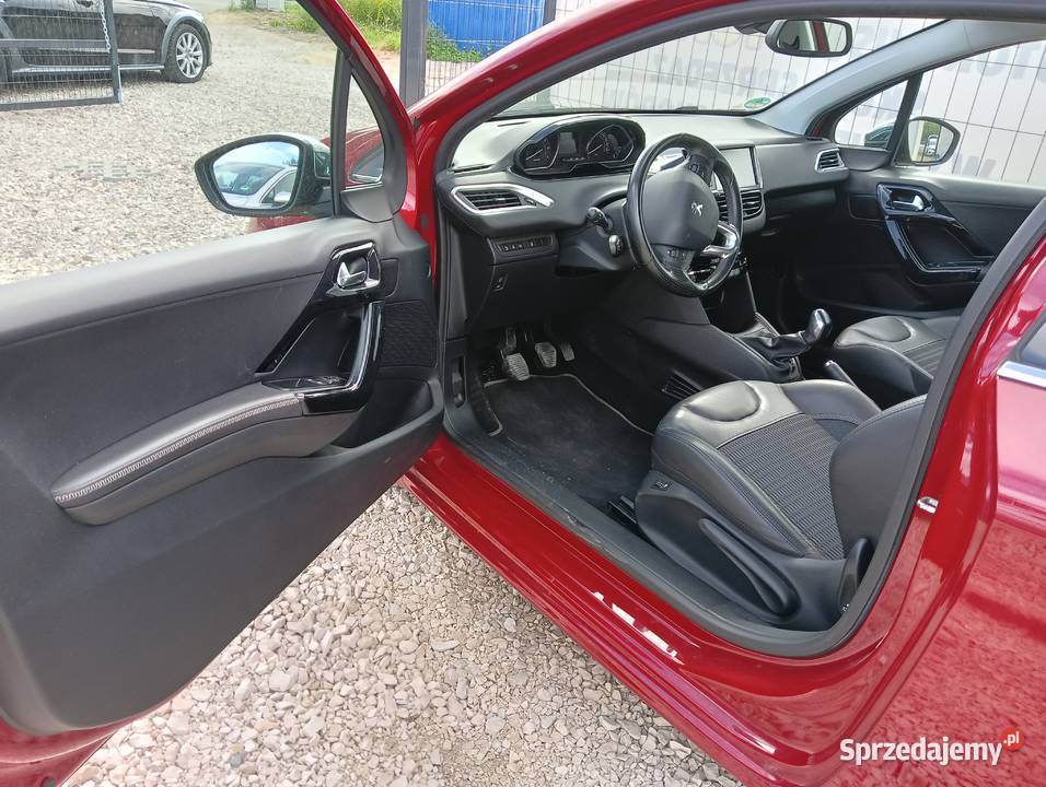 Peugeot 208 z 2015 zwinny ekonomiczny i gotowy