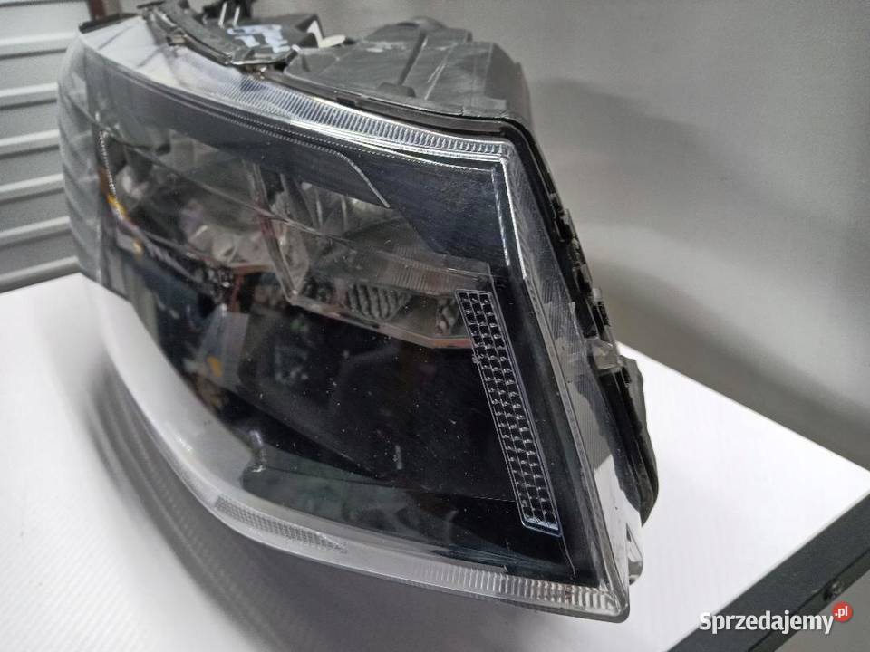 LAMPA PRZÓD PRZEDNIA PRAWA VW CADDY 4 2K8941C06