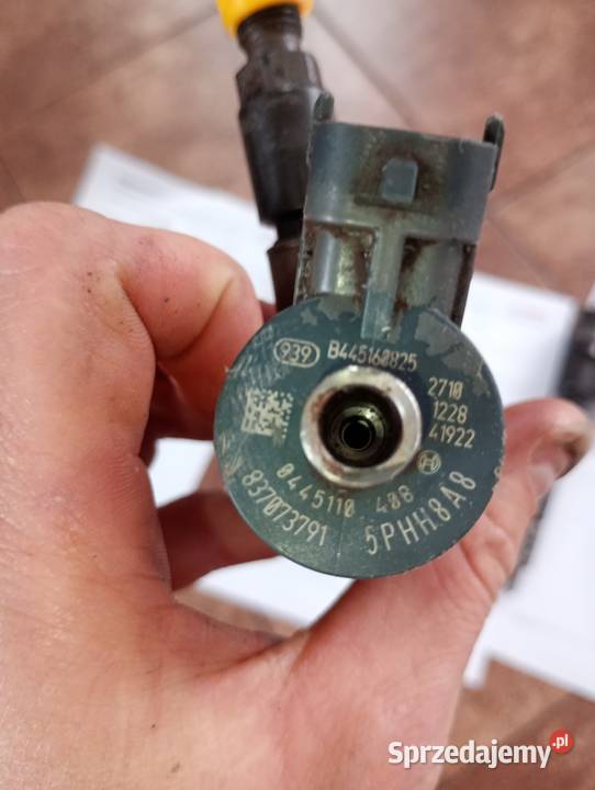 Wtryskiwacz 0445110408 valtra Fendt Massey Turkowice