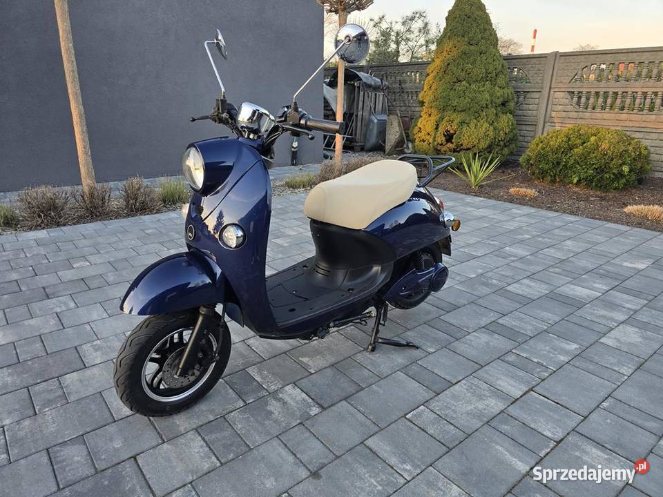 Skuter elektryczny UNU Prezentacja Wideo 1486km Sieradz