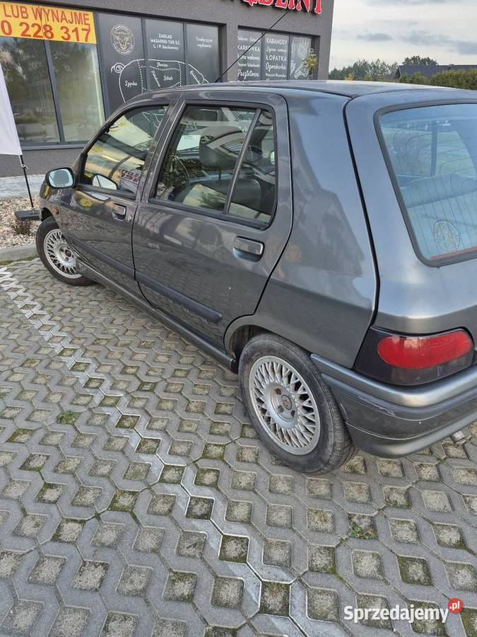 Renault Clio Baccara 18 Garwolin