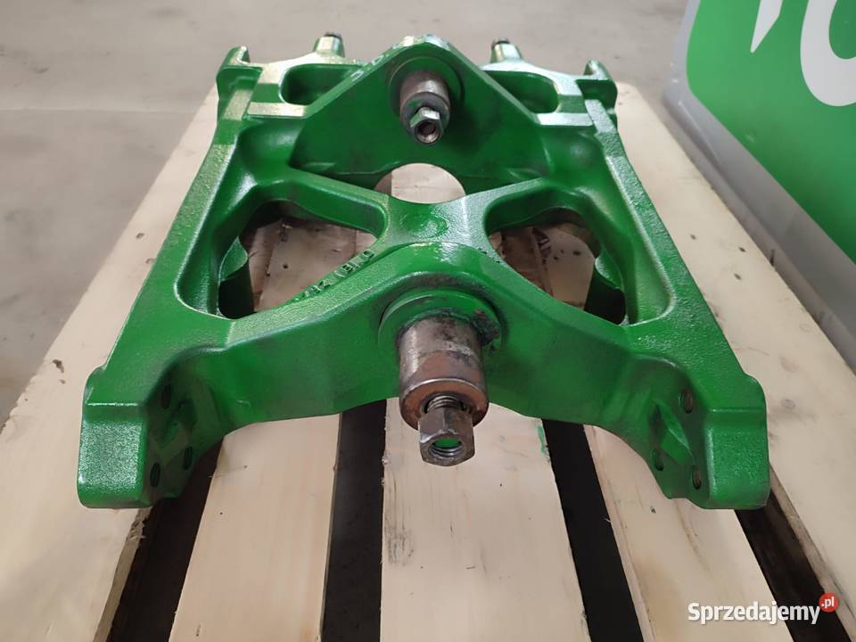 Wspornik osi przedniej GL173792 JOHN DEERE 6330