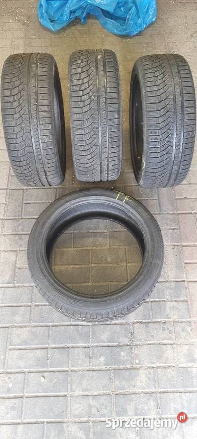 Komplet opon zimowych nokian 22545 R19