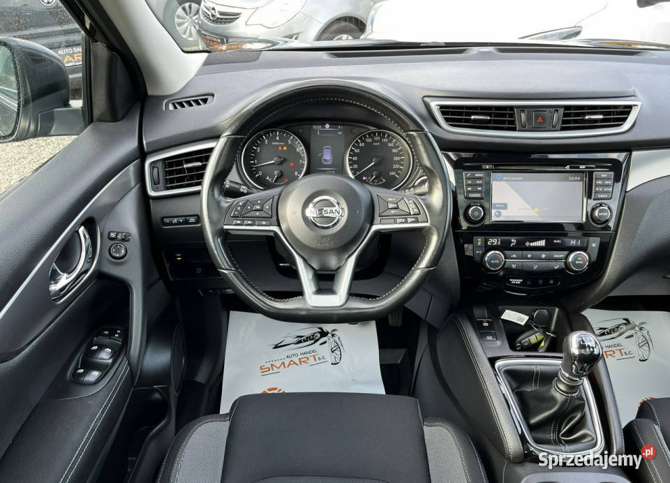 Nissan Qashqai 16Turbo Panorama Kamera 360 Navi aluminiowe felgi