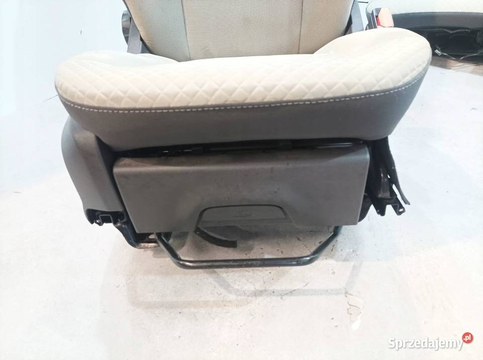 FOTELE PRZÓD TYŁ KOMPLET EU Ford Tourneo Courier