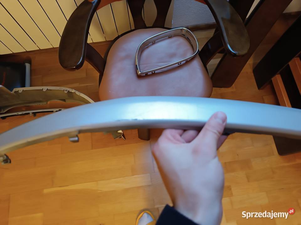 Listwa kratka zderzaka przedniego bmw e87 Osobnica