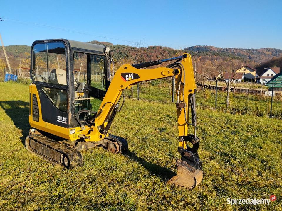 minikoparkę caterpillar cat 3018c Sucha Beskidzka sprzedam