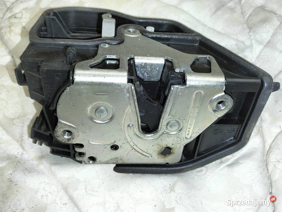 Zamek drzwi prawych tylnych EUROPA BMW E60 E61 Poręba sprzedam