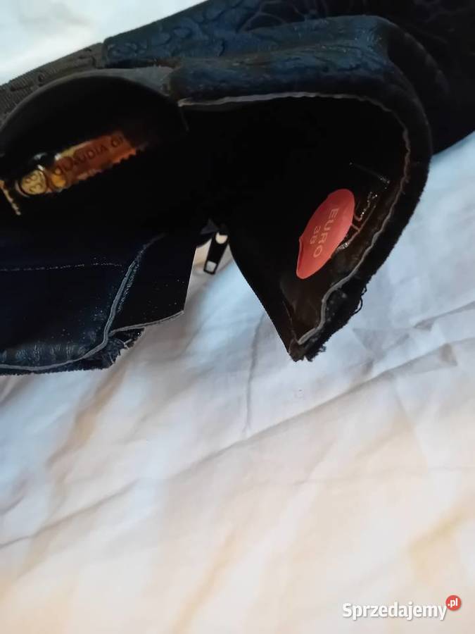 Buty botki kolor czarny motyw kwiatowy rozmiar sprzedam