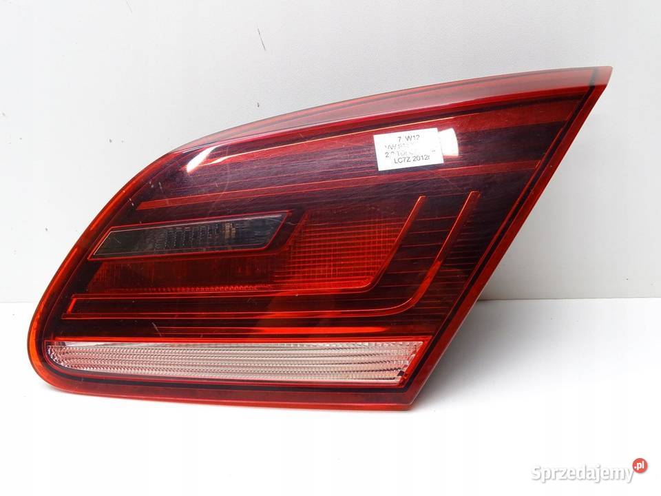 LAMPA PRAWY TYŁ PRAWA TYLNA W KLAPĘ 3C8945308Q