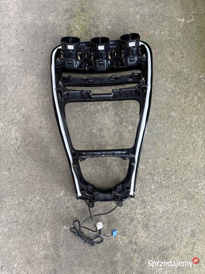 Mercedes C W205 rama panel środkowego tunelu Niwy