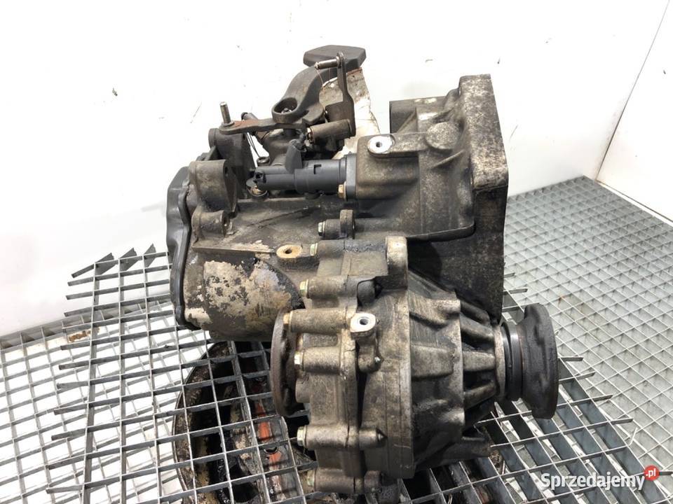 SKRZYNIA BIEGÓW VW GOLF V JCR 19 105 0310 osobowe