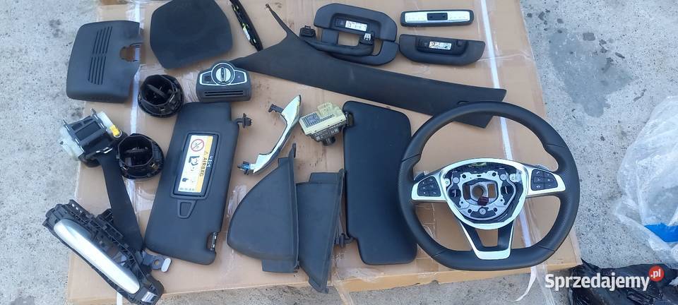 Wnętrze Mercedes w205 kierownica AMG plastiki sprzedam