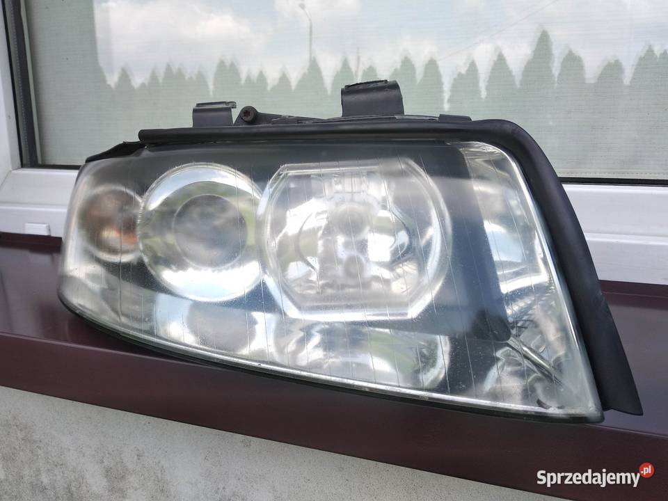 Audi A4 B6 lampa przednia prawa reflektor przód