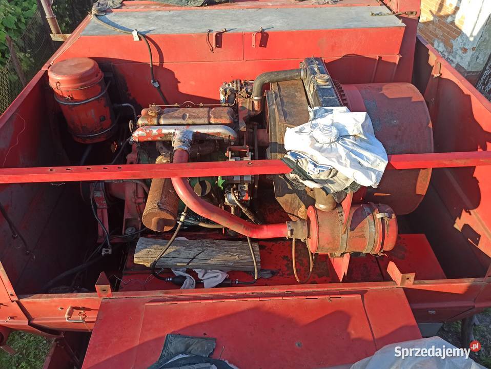 Kombajn zbożowy Massey Ferguson MF 506 nieuszkodzony Libusza