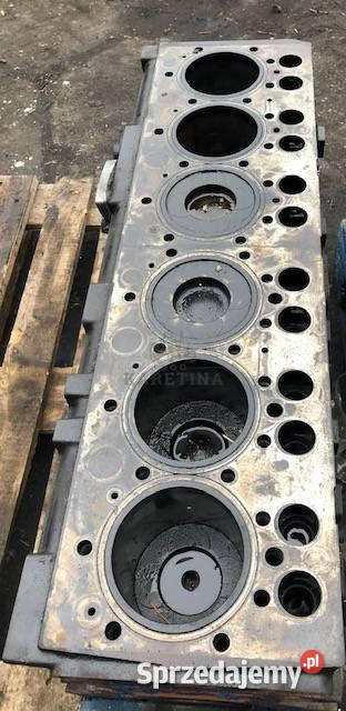 Massey Ferguson 7485 Silnik sisu 66CTA Blok Jastrzębniki