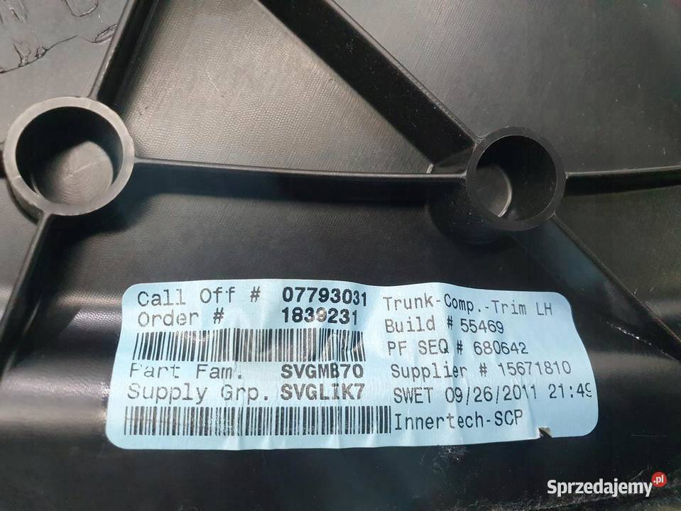BOCZEK TAPICERKA BAGAŻNIKA 7246971 BMW E71 X6 wielkopolskie