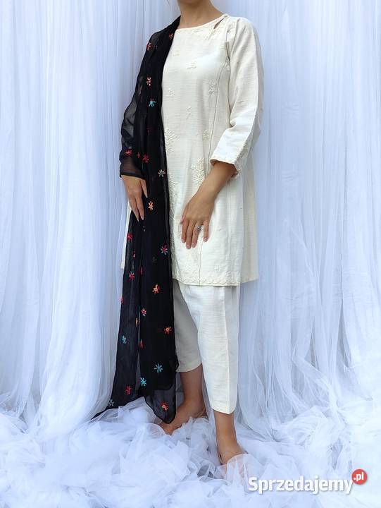 Duża chusta szal dupatta haftowana szyfon czarna Szczecin