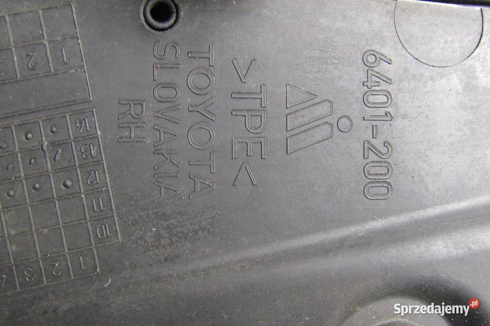 LUSTERKO PRAWE 7 PIN 209 TOYOTA YARIS III sprzedam