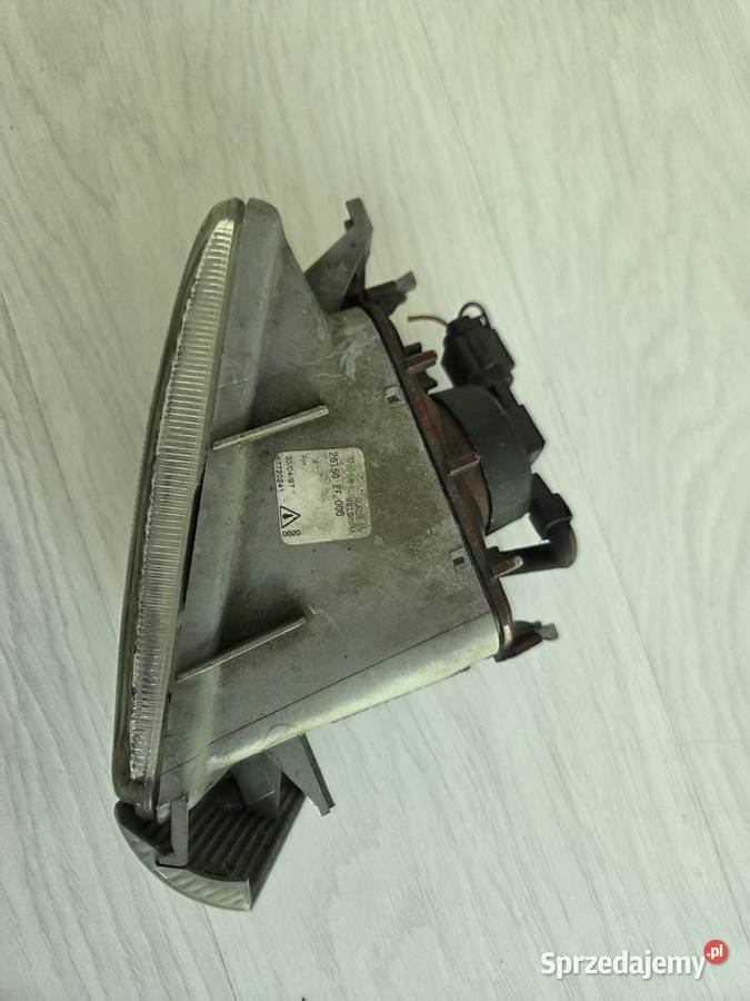 NISSAN PRIMERA P11 1996 1999 halogen prawy Byków sprzedam