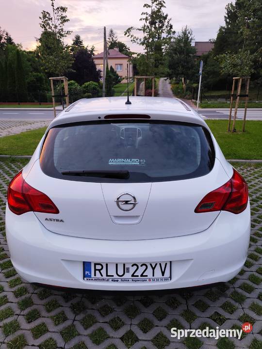 Samochód Opel Astra j 20102011 14 100 bez turbo nieuszkodzony Bochnia sprzedam