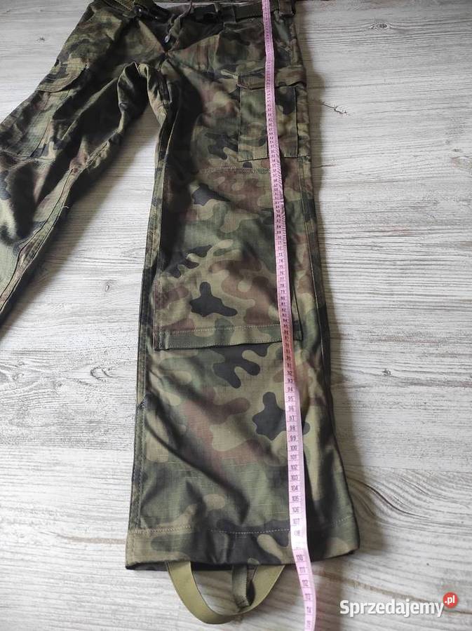 Mundur wojskowy z paskiem sxl Pozostałe śląskie Częstochowa