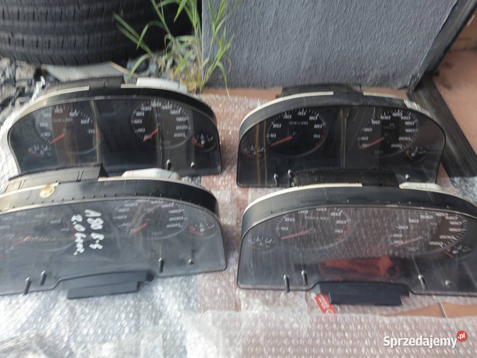 Licznik Audi 80 B4 benzyna 20 UN4 Chojnów