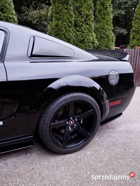 Listwy dokładki tylnego zderzaka Mustang Listwy i nakładki lubelskie Krasnystaw sprzedam
