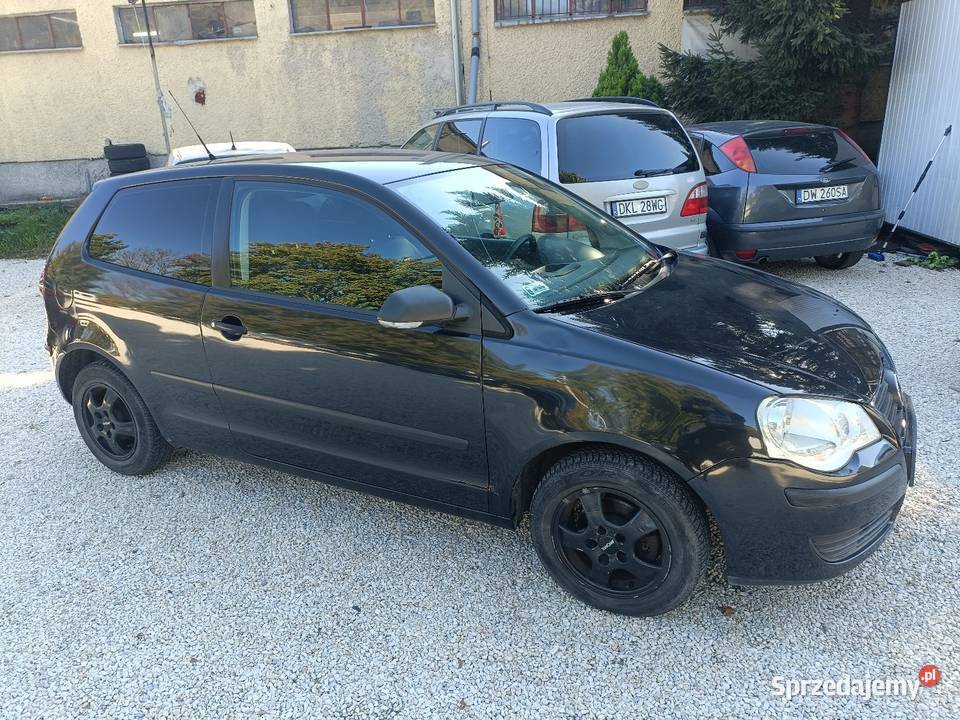 VW polo na dużej lampie ładna czarna do jazdy z Rok produkcji 2005 sprzedam