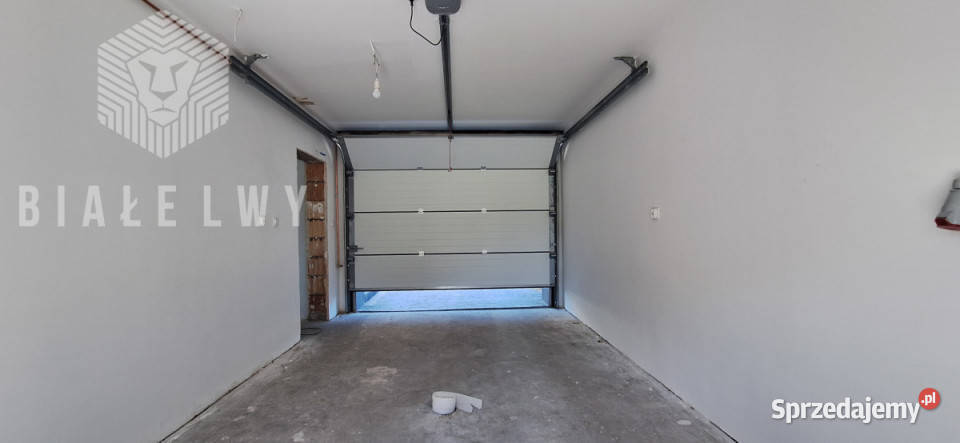 sprzedaży domu szeregowego Długa Kościelna asfalt