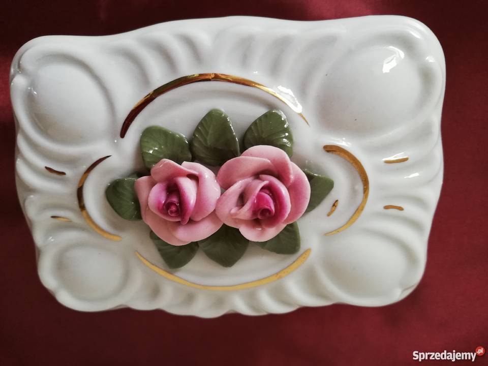 Szkatułka puzderko bombonierka porcelana Gorlice
